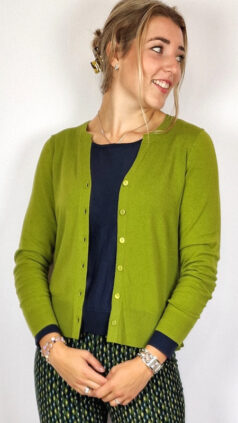 nice-things-vest-roundneck-light-olive