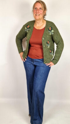 nice-things-vest-bouquet-pantalon-denim-sorgenfri-shirt-philia-henna