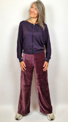 zilch-bamboe-vest-batsleeve-plum-surkana-broek-velvet-blueberry