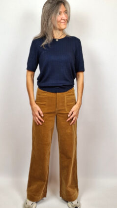 zilch-top-fancy-knit-navy-surkana-broek-corduroy-mustard
